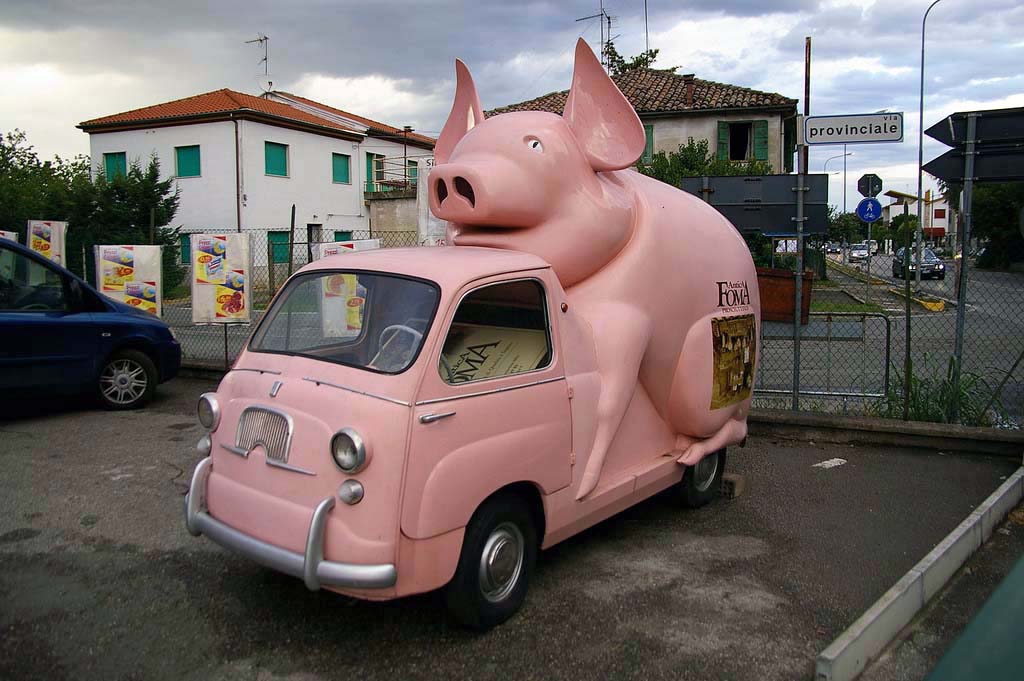 While we’re on the pig bandwagon, here is our runner-up in the pig truck category, though this one was simply a Fiat Multipla converted to advertising vehicle to promote chicken. Just kidding, it was to promote ham, or perhaps for an animal feed company. But really, who cares, what is that pig doing to the poor vehicle?
