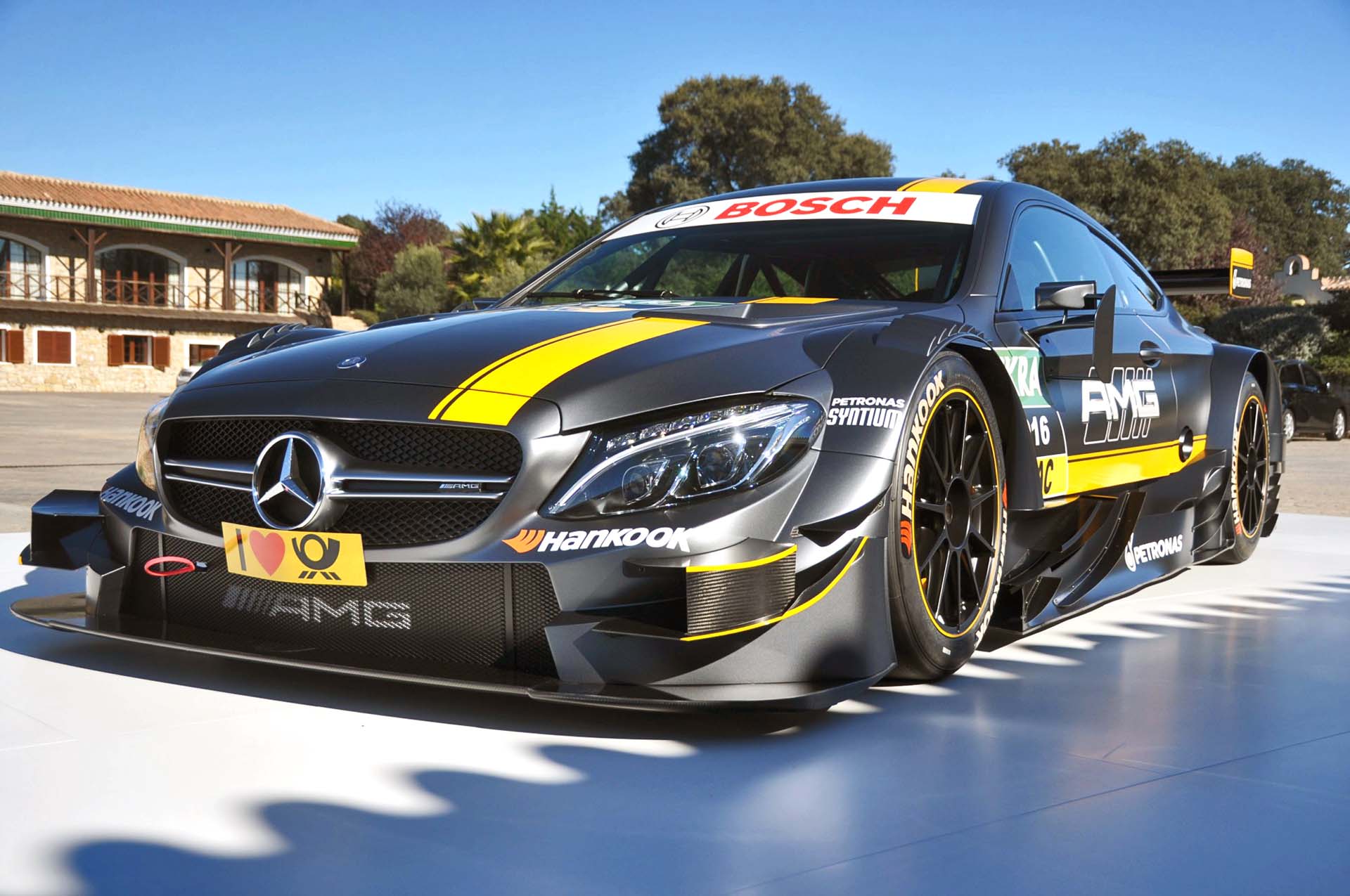 This is the Mercedes-AMG C 63 German Touring Car version, the DTM (Deutche Tourenwagen Masters). Look closely and you can find the lines of the C 63. It's kind of like it's evolved.