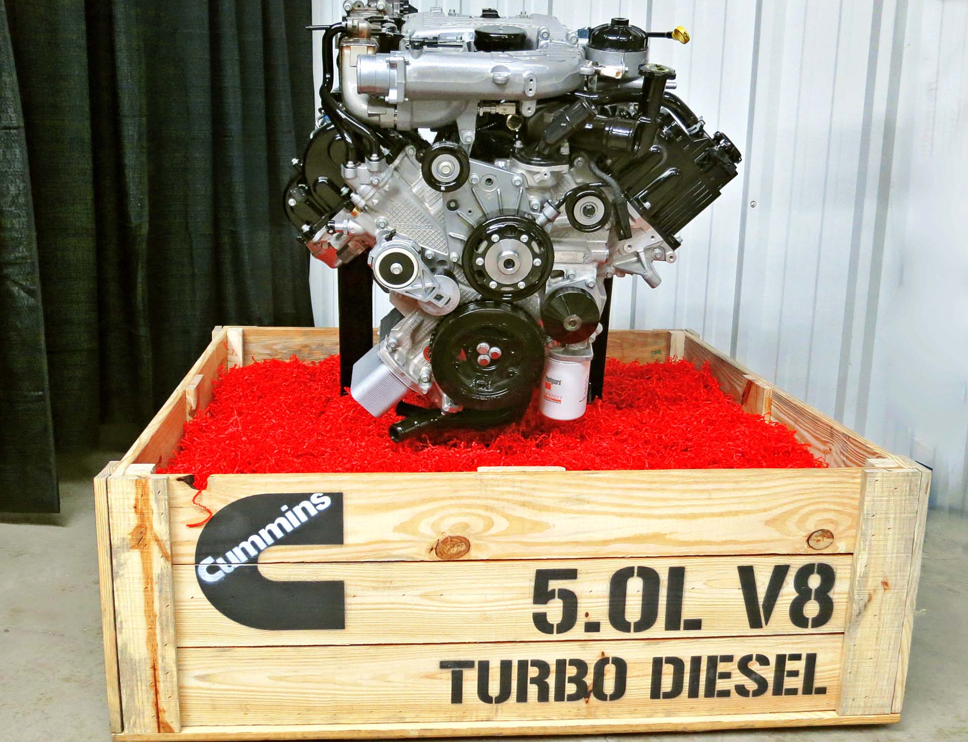 While it shares design similarities with the regular Titan, the XD has a unique front end, engineered to accommodate the larger diesel engine. The Titan XD's launch marks the debut of Cummins' new two-stage turbo system, designed to eliminate traditional turbo lag.<br><br> The 5.0-litre V8 diesel features a lightweight and compacted graphite iron block, aluminum heads and composite valve covers. It puts out 310 horsepower, but more importantly, 555 lb-ft of torque at 1,600 rpm. That’s 45 percent more torque than the gas-powered Titan.