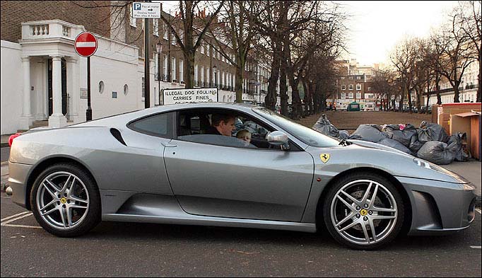 In the bad old days of 2008–09, with the credit crunch gripping the entire world by the throat, not even Gordon Ramsay could escape its clutches. His restaurants lost money and – worse! – their high rankings in lists of hot spots. Desperate to free up some cash, Ramsay had no choice but to sell his beloved Ferrari Scuderia – at a £50,000 loss!