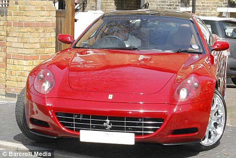 But like Romeo and Juliet, nothing could keep these two lovers apart. After only a few Ferrari-less weeks Ramsay got the shakes and had to run out and purchase a lower-priced model.