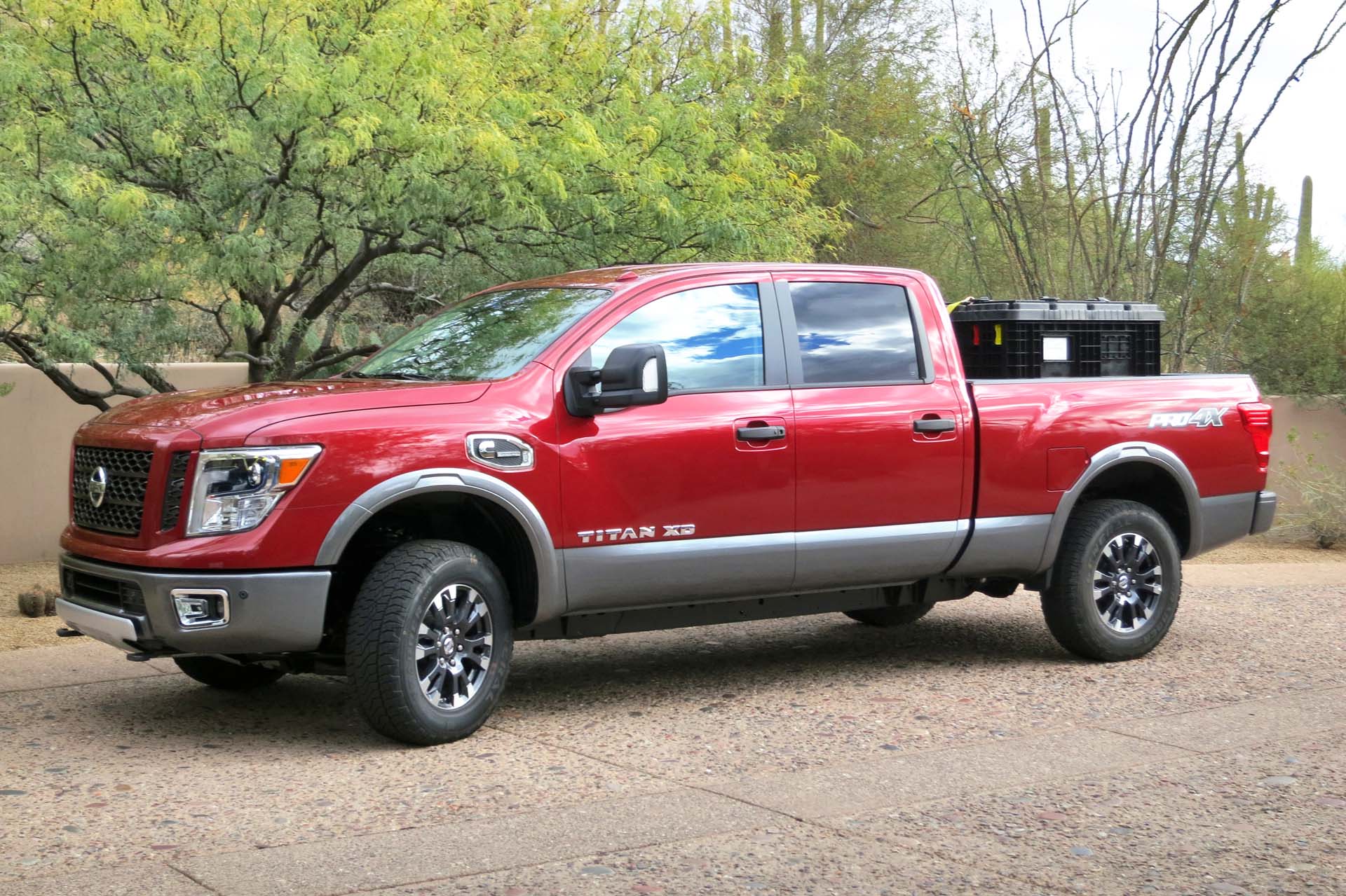 Heavy duty pickups are now posting big-rig tow ratings of just over 13,600 kg (30,000 lb). While the Titan XD's max towing capacity of 5,443 kg (12,300 lb) doesn't even come close to those numbers, at 100 lb more than the highest rated light duty truck (F-150), it does bridge the gap nicely. It also boasts such heavy duty features as engine braking, integrated trailer braking and sway control. Payload for the Crew Cab Titan XD 4x4 is 949 kg (2,093 lb).