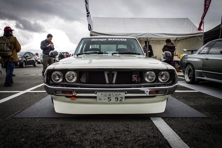 They called it the <i>Kenmeri</i>, a nickname taken from an ad campaign that featured the fictional Ken and Mary roaming around Japan having adventures in their regular Skyline sedan. Like many Japanese cars of the time, the <i>Kenmeri</i> somewhat resembled a shrunk down American fastback.
